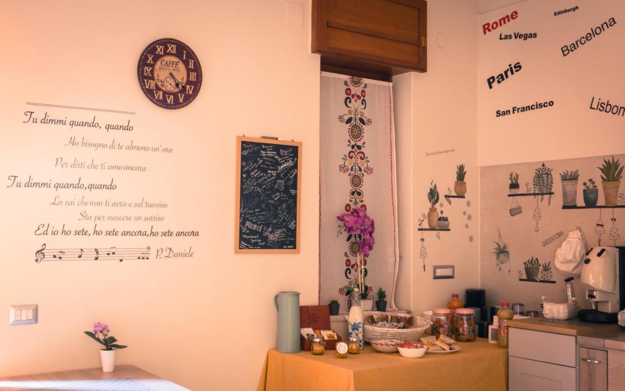 Raro'S Home Bed & Breakfast 폼페이 외부 사진